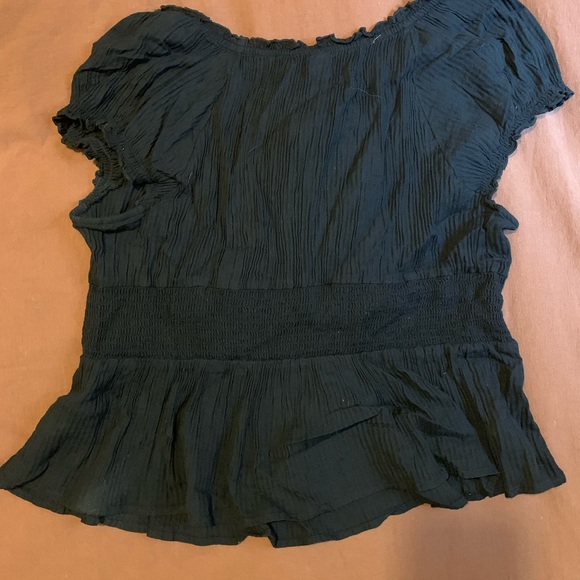 Women’s cute Peplum Top - Plus Size - Picture 3 of 3